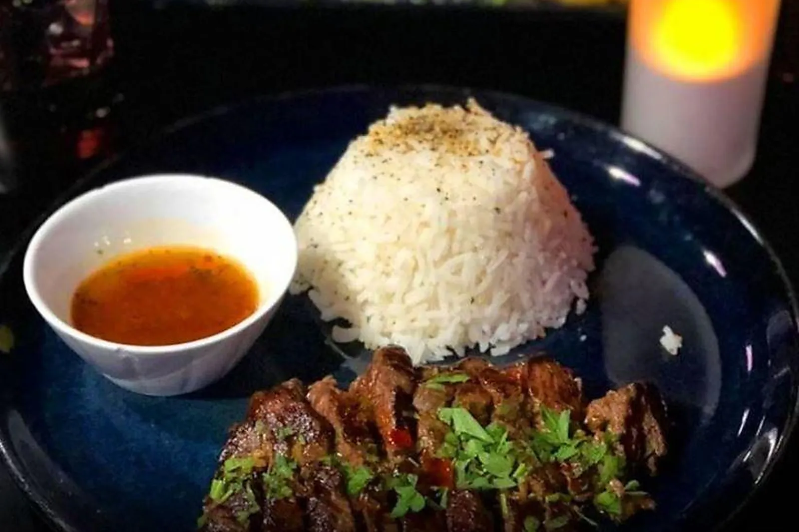 Cafés et Restaurants, RESTAURANTS - PARIS (PARIS) : LE CONFIDENTIEL