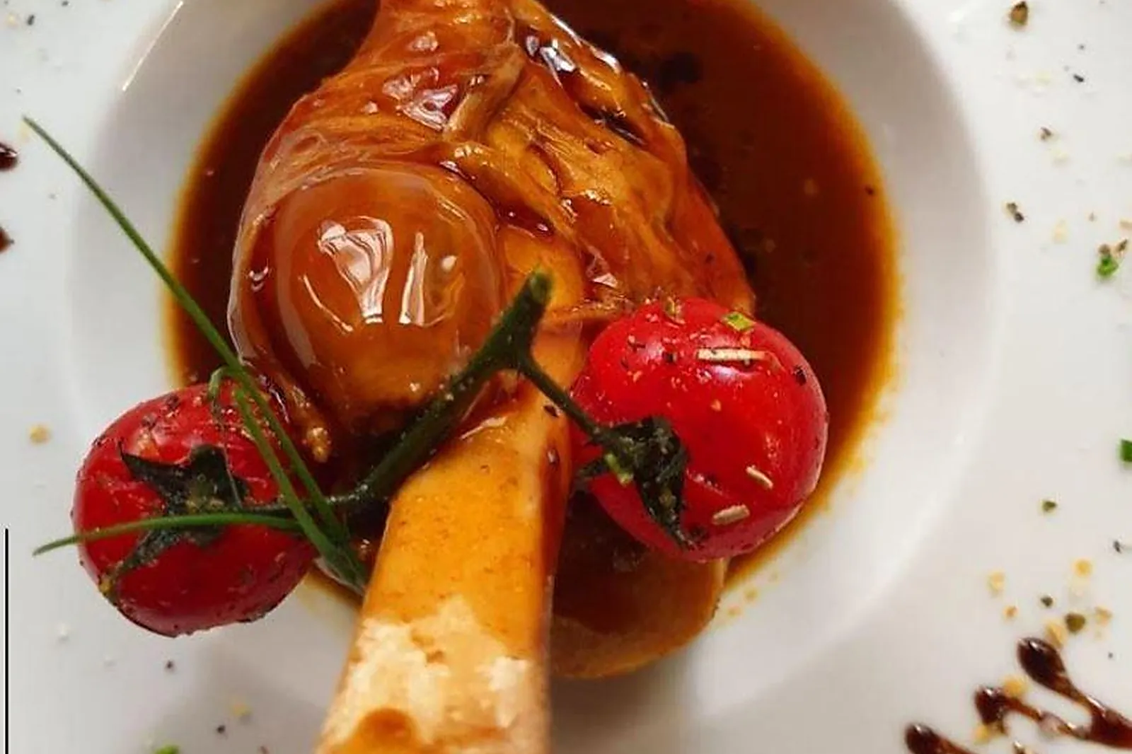 Cafés et Restaurants, RESTAURANTS - PARIS (PARIS) : LE CONFIDENTIEL