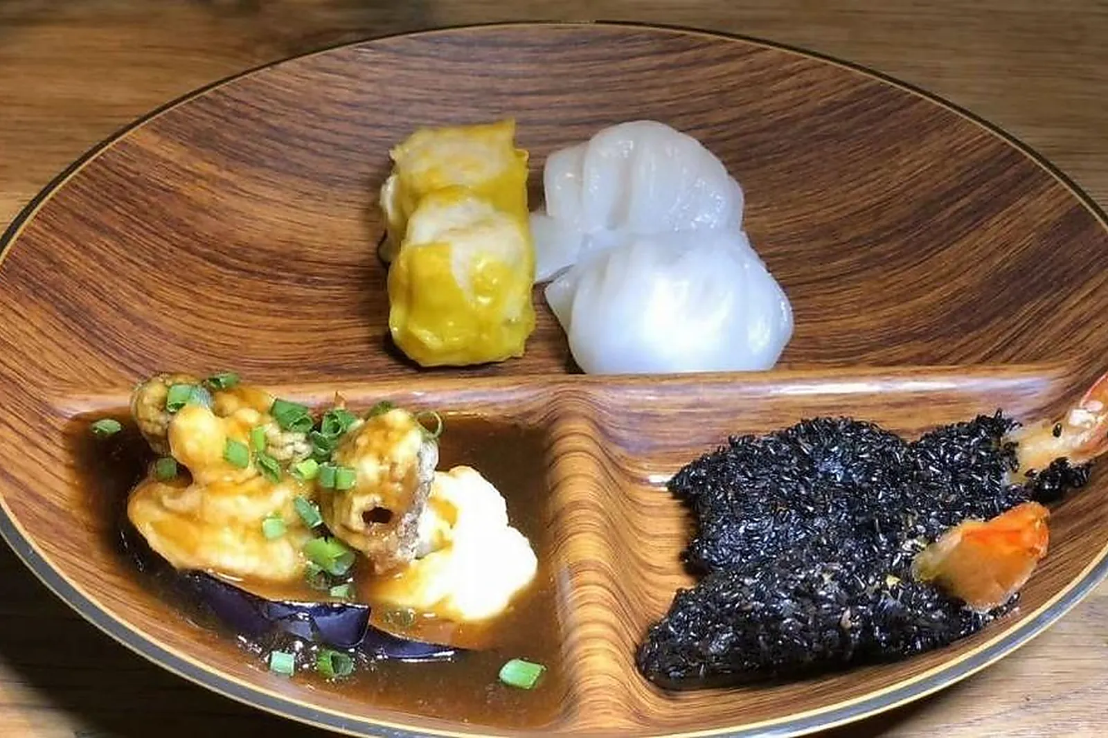 Cafés et Restaurants, RESTAURANTS - PARIS (PARIS) : LE LYS DL&RSQUO;OR