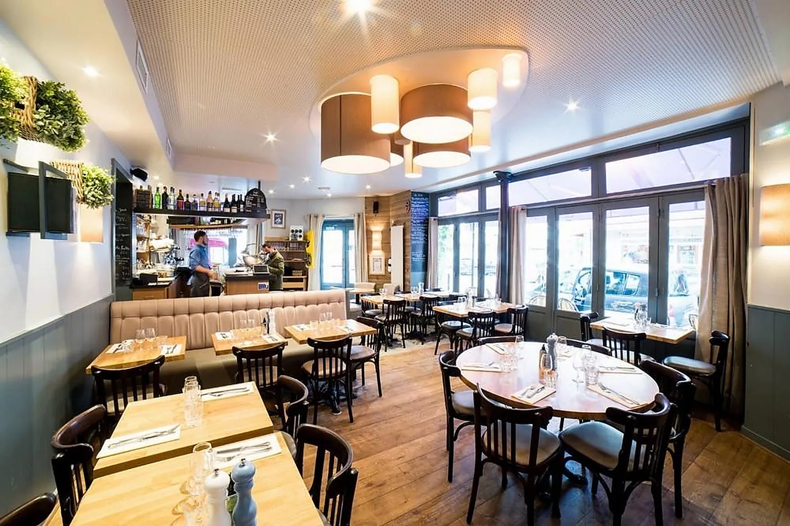 Cafés et Restaurants, RESTAURANTS - PARIS (PARIS) : LE PL&RSQUO;TIT MUSSET