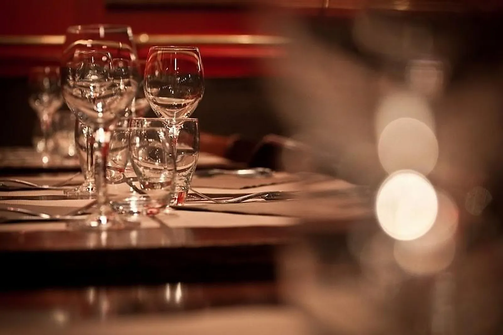 Cafés et Restaurants, RESTAURANTS - PARIS (PARIS) : LE PERROQUET VERT