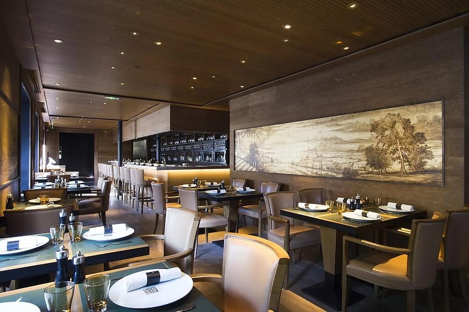 Cafés et Restaurants, RESTAURANTS - PARIS (PARIS) : LES 110 DE TAILLEVENT