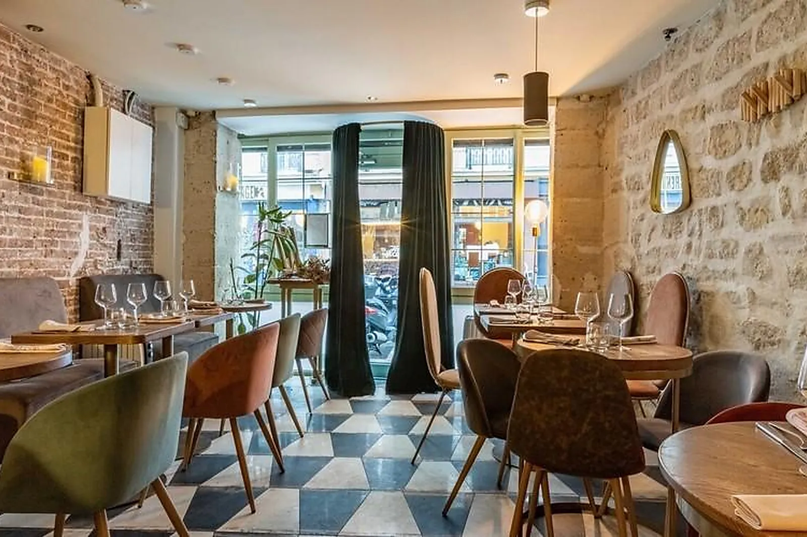 Cafés et Restaurants, RESTAURANTS - PARIS (PARIS) : LES 3 BORNÉS