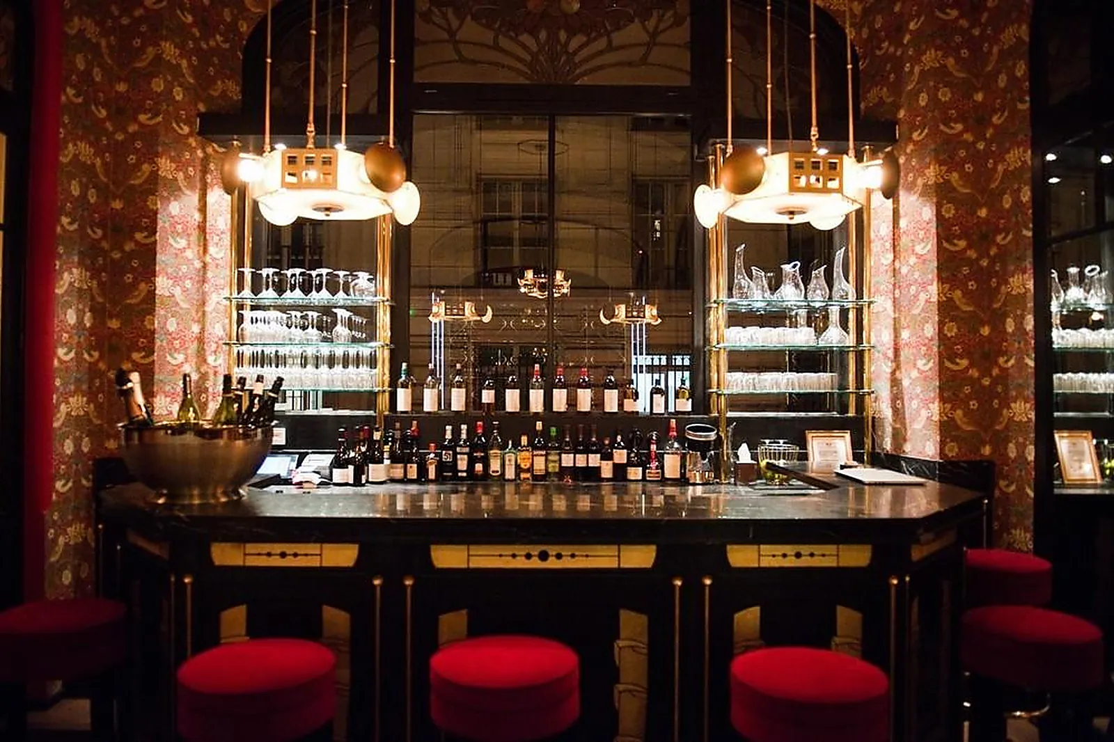 Cafés et Restaurants, RESTAURANTS - PARIS (PARIS) : LES CLIMATS