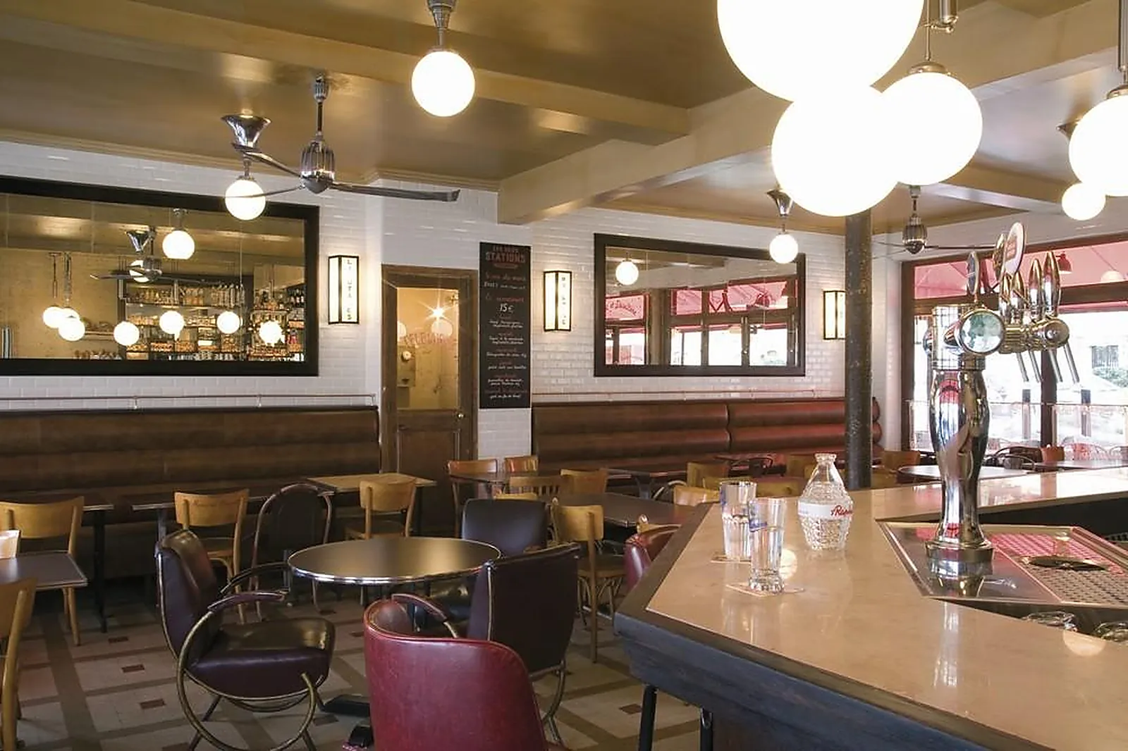 Cafés et Restaurants, RESTAURANTS - PARIS (PARIS) : LES DEUX STATIONS