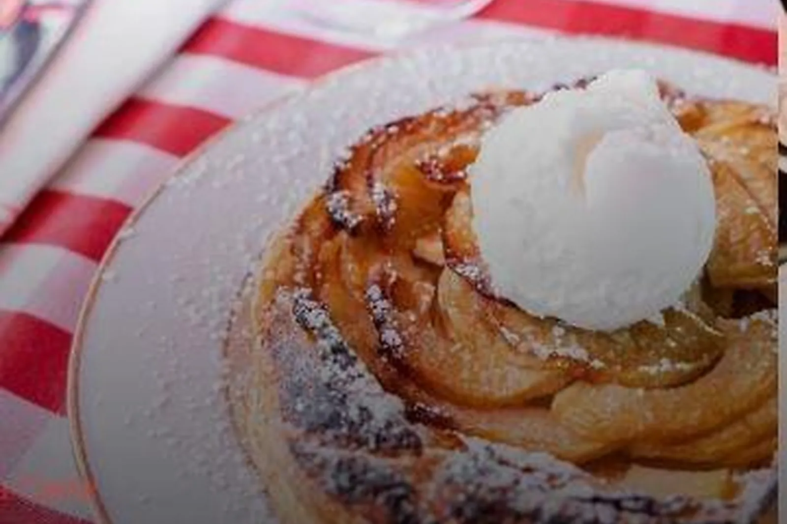 Cafés et Restaurants, RESTAURANTS - PARIS (PARIS) : LES DEUX STATIONS