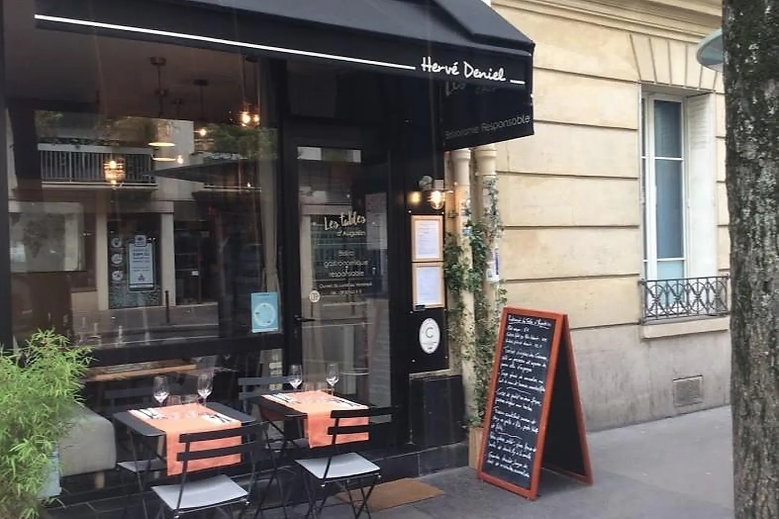 Cafés et Restaurants, RESTAURANTS - PARIS (PARIS) : LES TABLES DL&RSQUO;AUGUSTIN