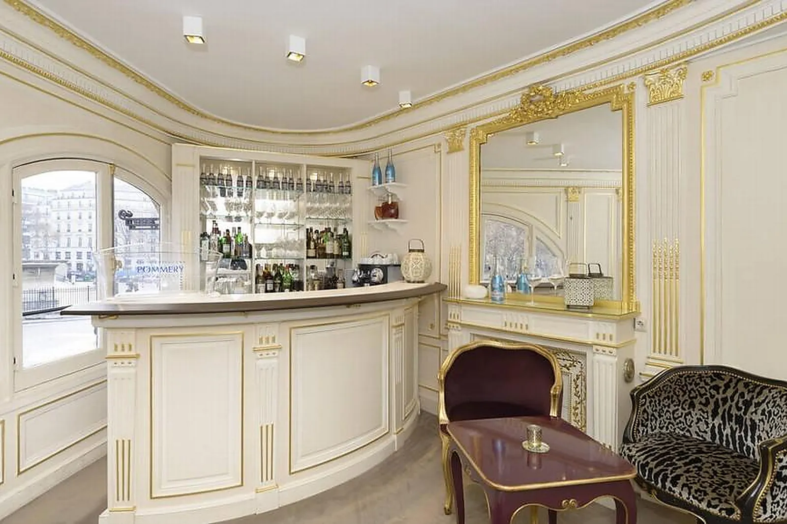 Cafés et Restaurants, RESTAURANTS - PARIS (PARIS) : LUCAS CARTON