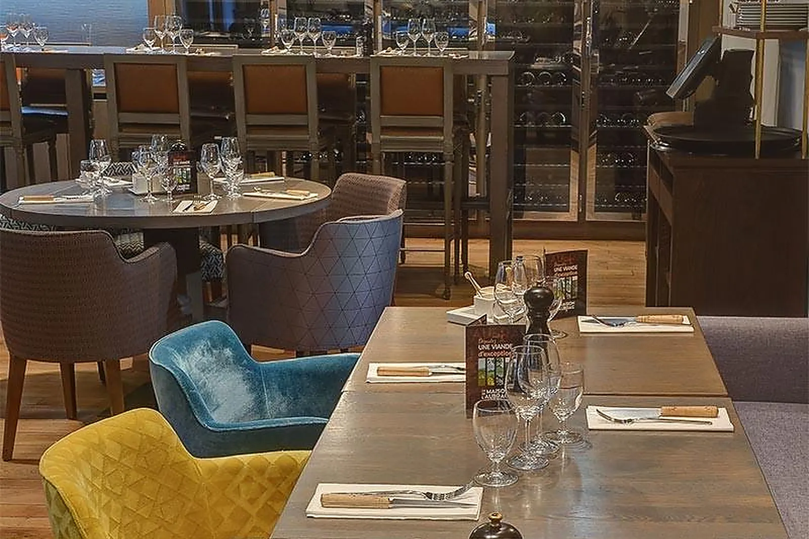 Cafés et Restaurants, RESTAURANTS - PARIS (PARIS) : MAISON AUBRAC