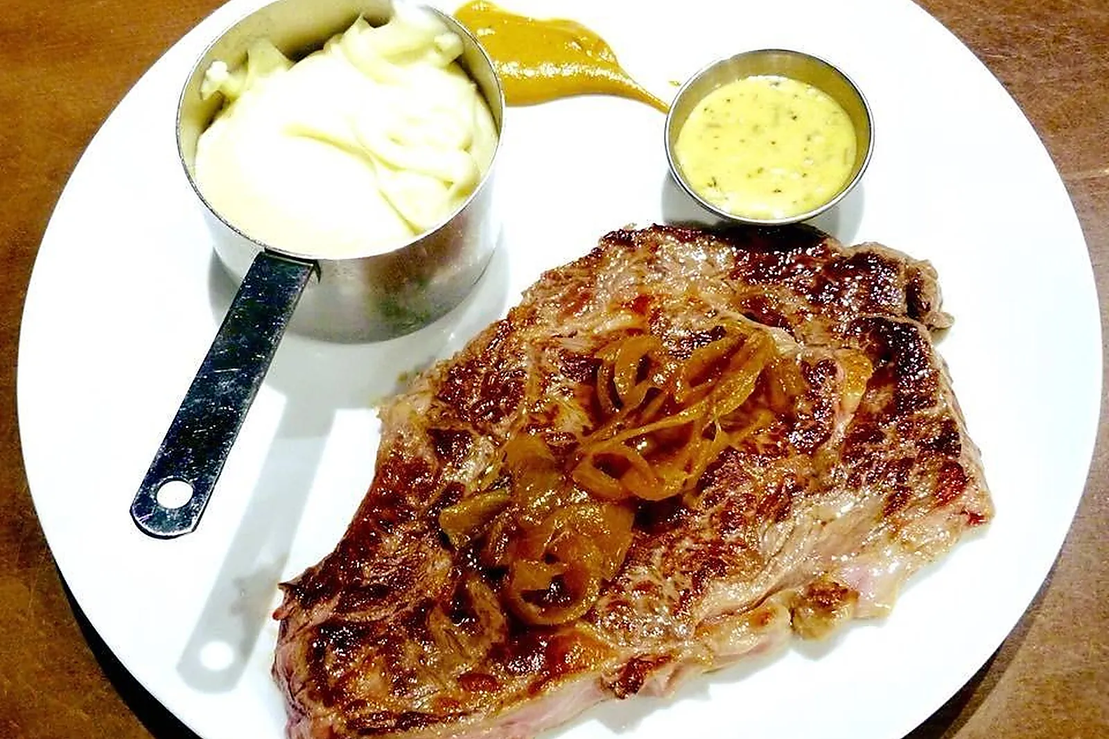 Cafés et Restaurants, RESTAURANTS - PARIS (PARIS) : MAISON AUBRAC