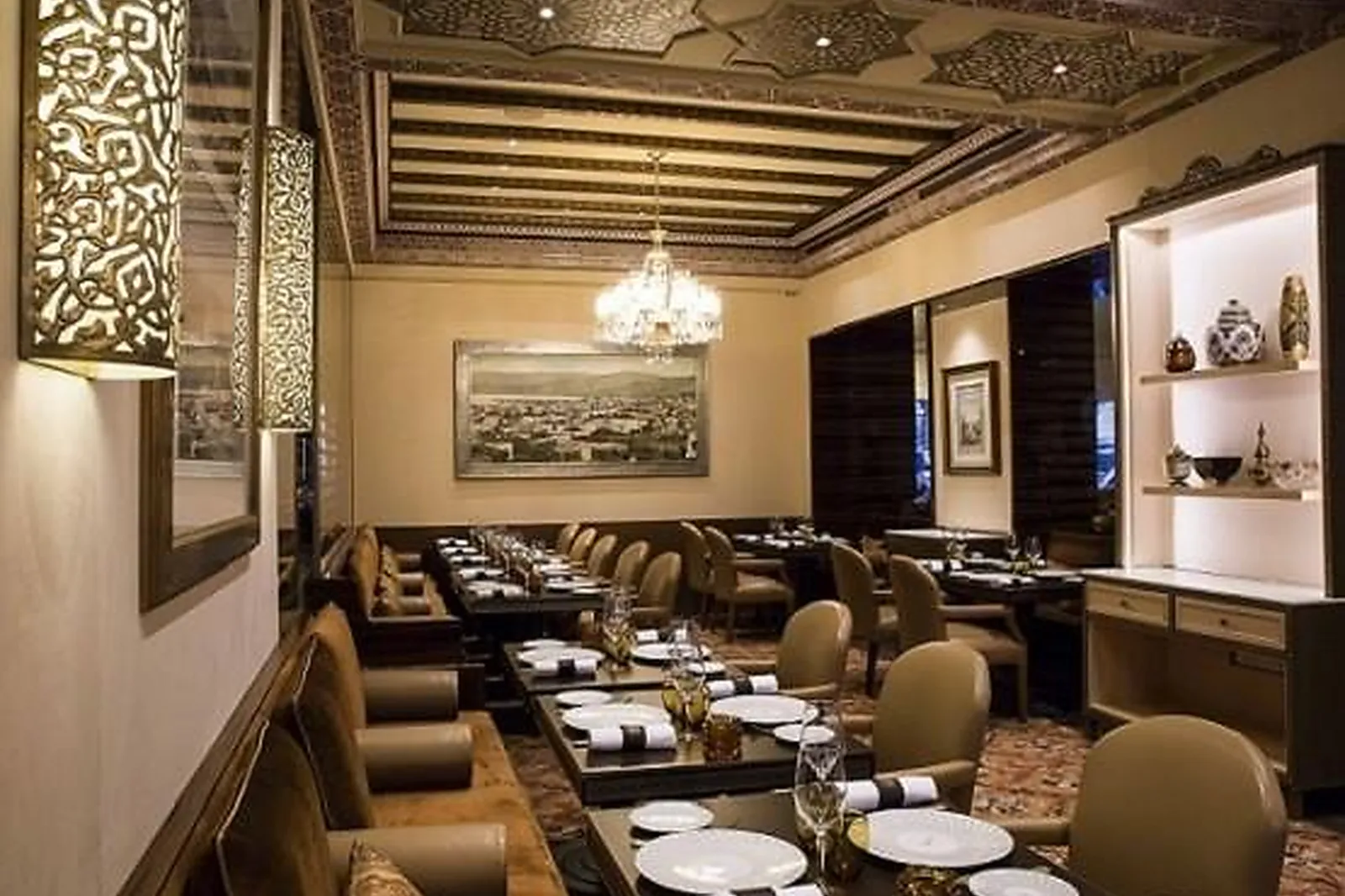 Cafés et Restaurants, RESTAURANTS - PARIS (PARIS) : MAISON NOURA