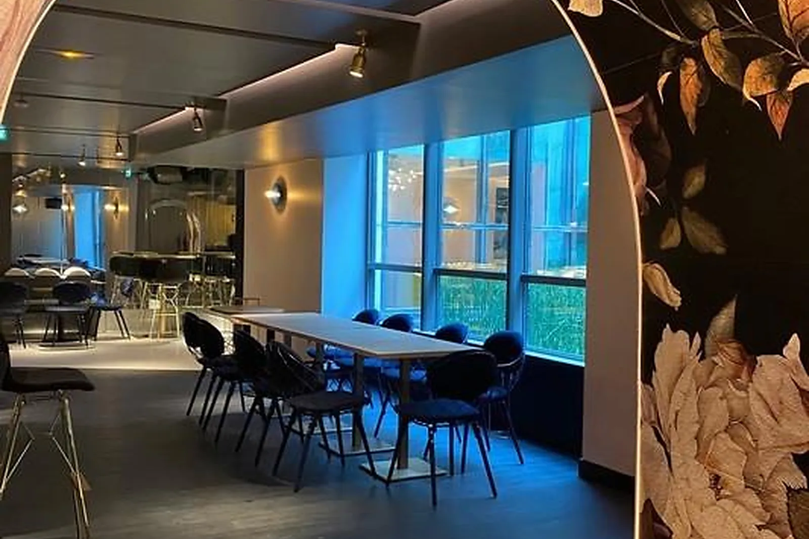 Cafés et Restaurants, RESTAURANTS - PARIS (PARIS) : MASHA PARIS