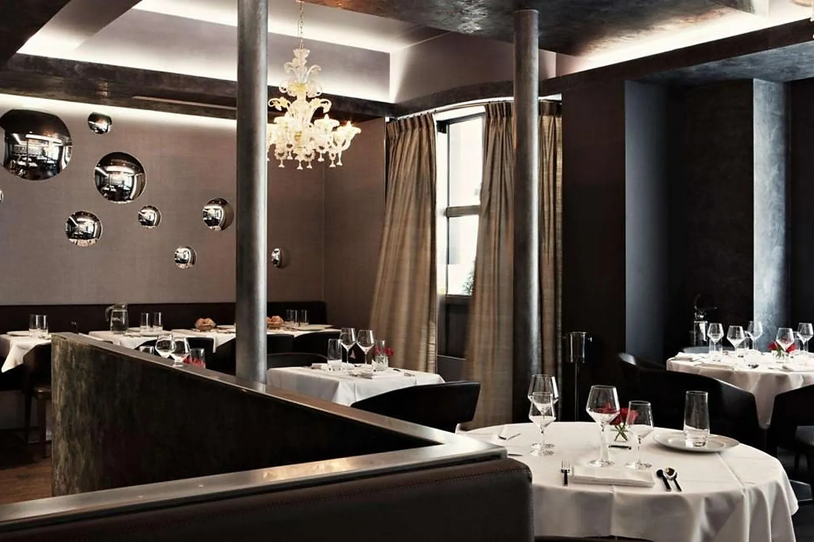 Cafés et Restaurants, RESTAURANTS - PARIS (PARIS) : MAXAN RESTAURANT