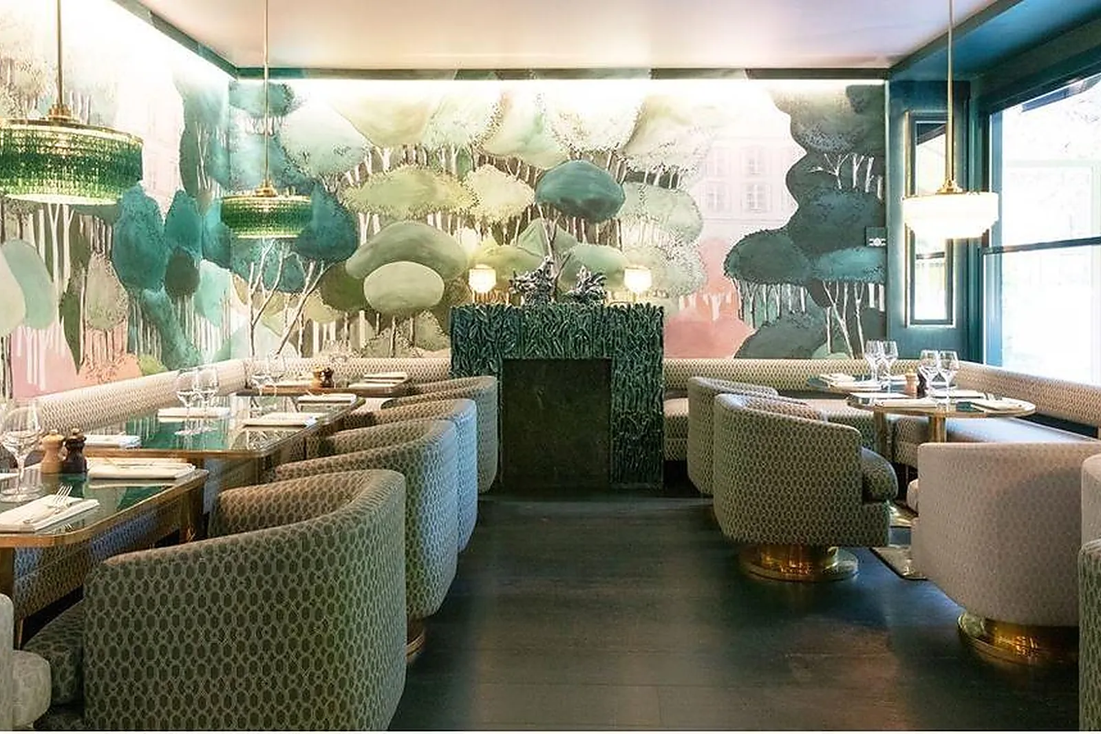 Cafés et Restaurants, RESTAURANTS - PARIS (PARIS) : MON SQUARE