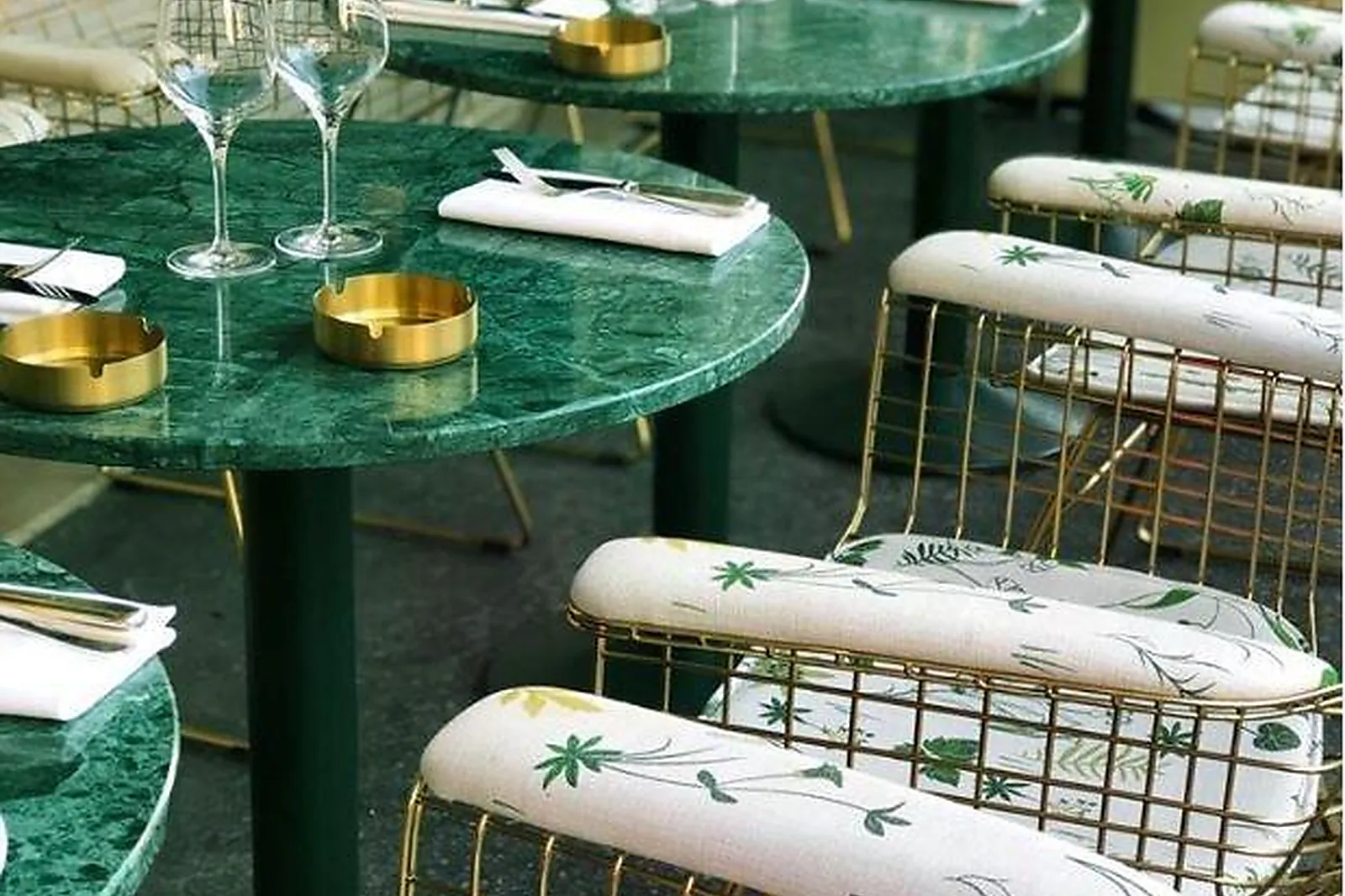 Cafés et Restaurants, RESTAURANTS - PARIS (PARIS) : MON SQUARE