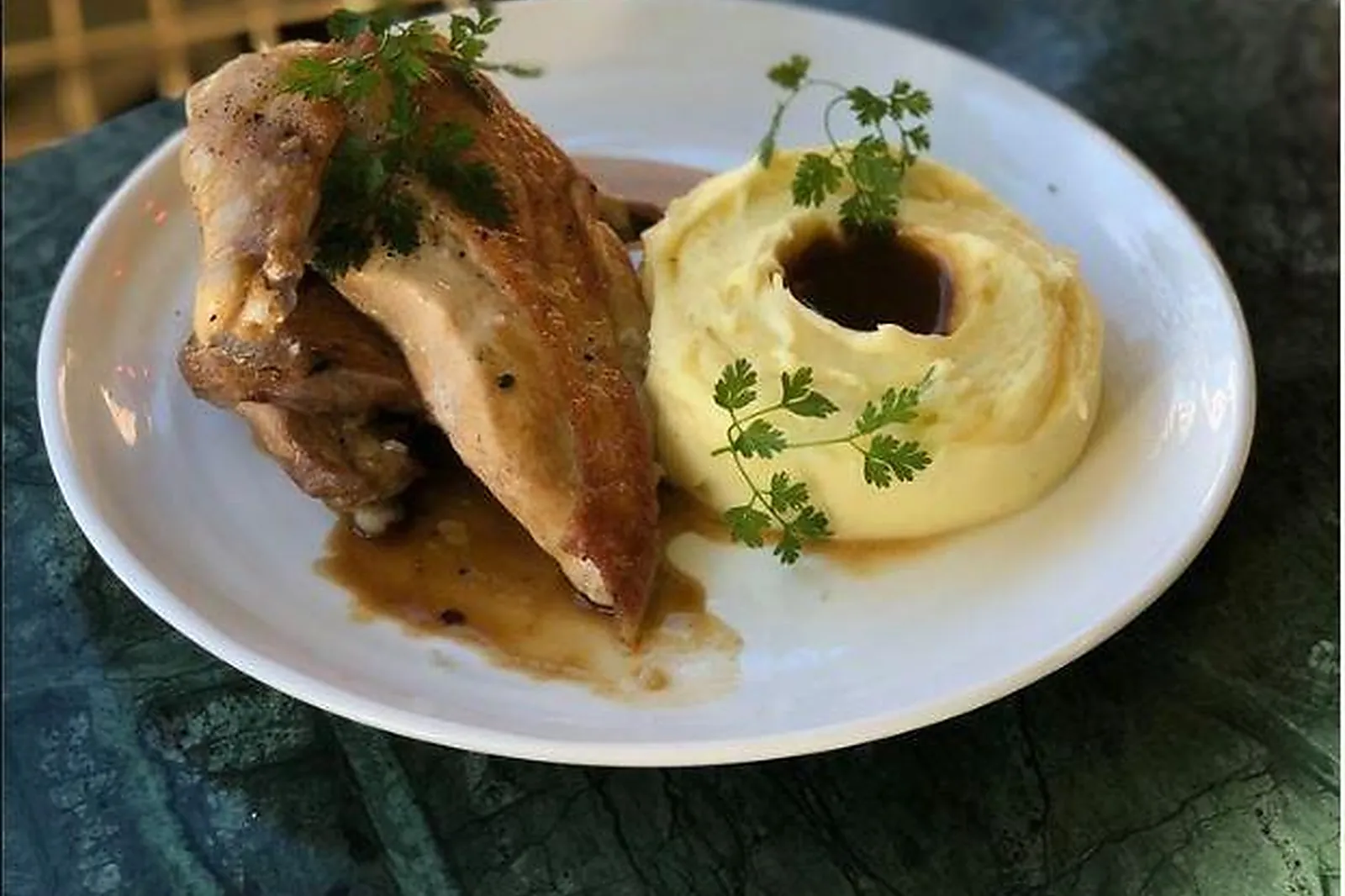 Cafés et Restaurants, RESTAURANTS - PARIS (PARIS) : MON SQUARE