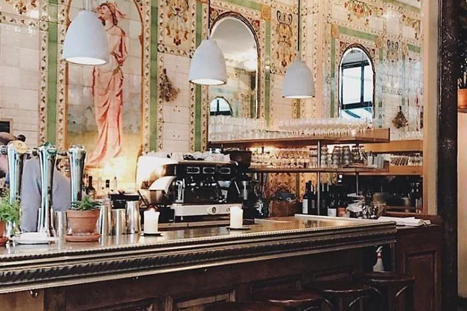 Cafés et Restaurants, RESTAURANTS - PARIS (PARIS) : POULETTE RESTAURANT