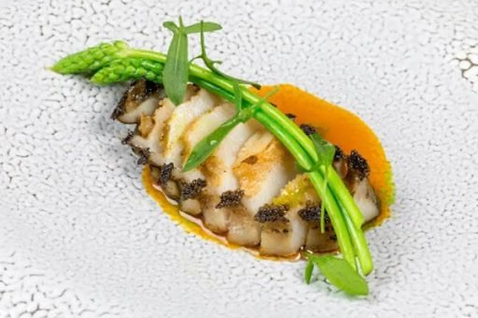 Cafés et Restaurants, RESTAURANTS - PARIS (PARIS) : QUI PLUME LA LUNE