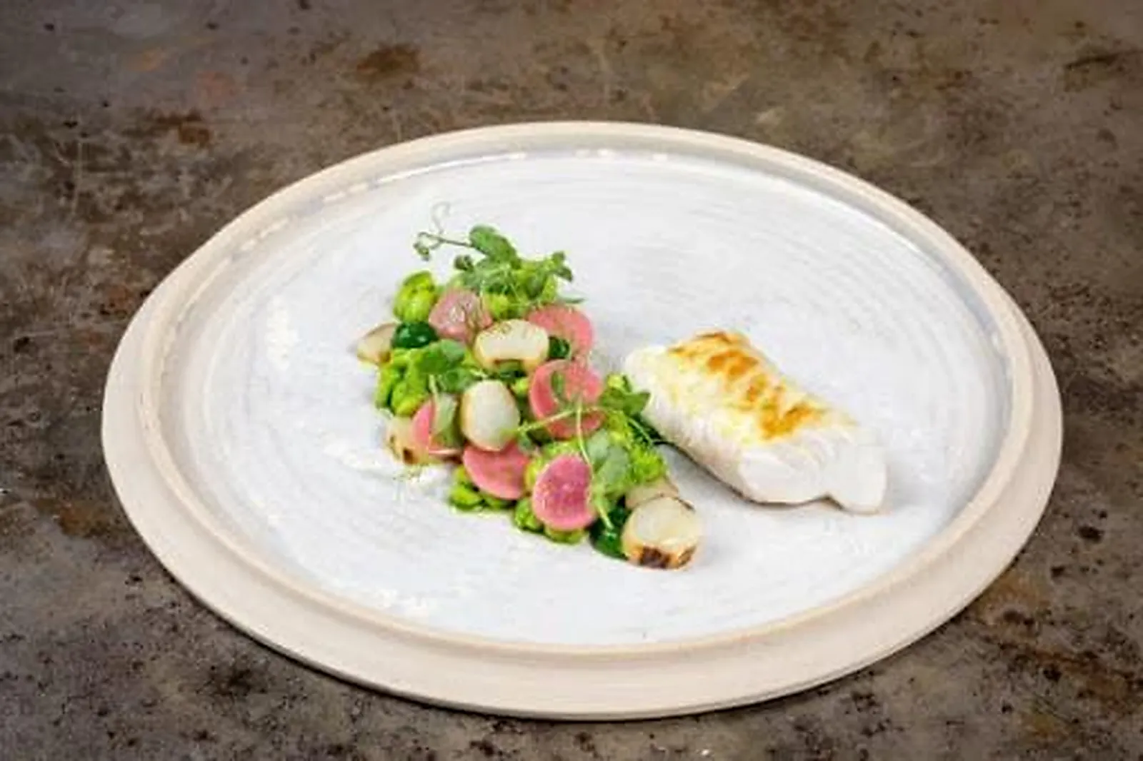 Cafés et Restaurants, RESTAURANTS - PARIS (PARIS) : QUI PLUME LA LUNE