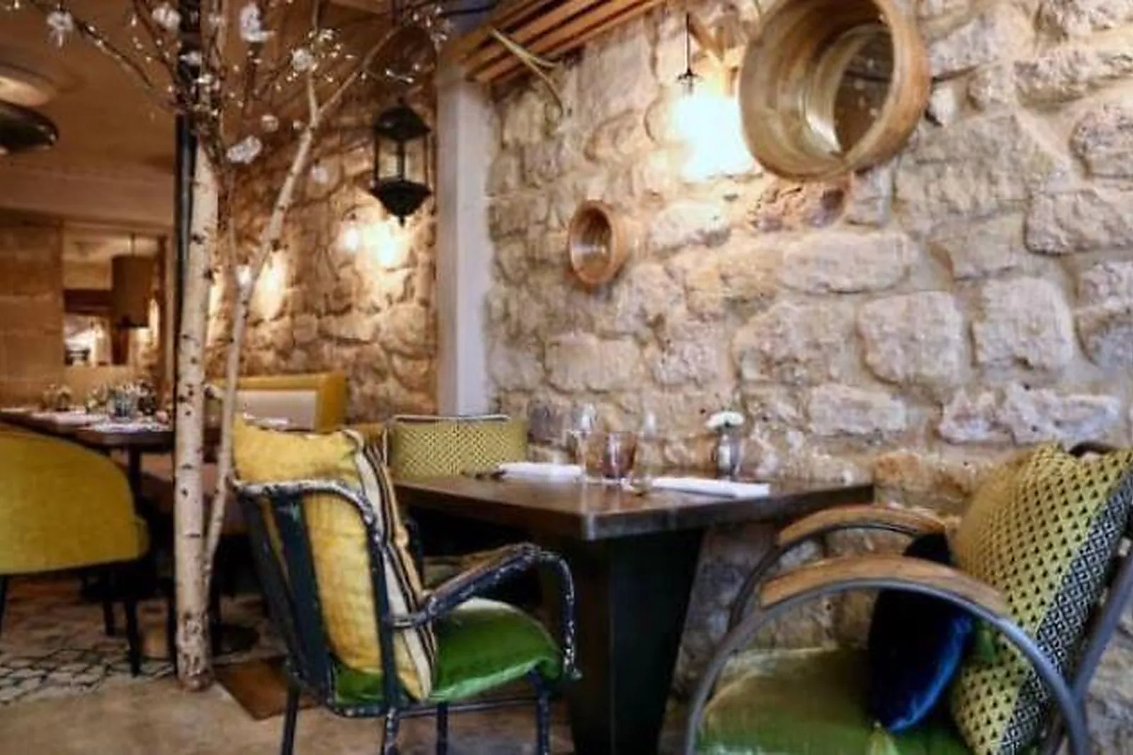 Île-de-France, RESTAURANTS - PARIS (PARIS) : QUI PLUME LE LUNE