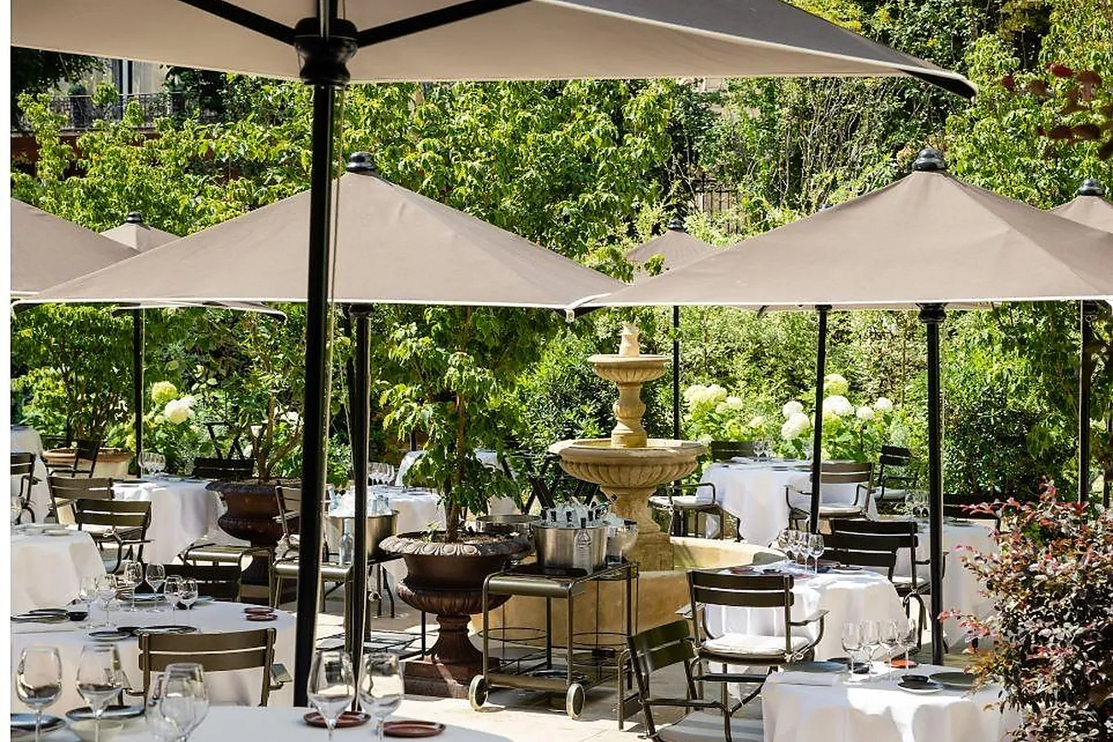 Cafés et Restaurants, RESTAURANTS - PARIS (PARIS) : RESTAURANT APICIUS