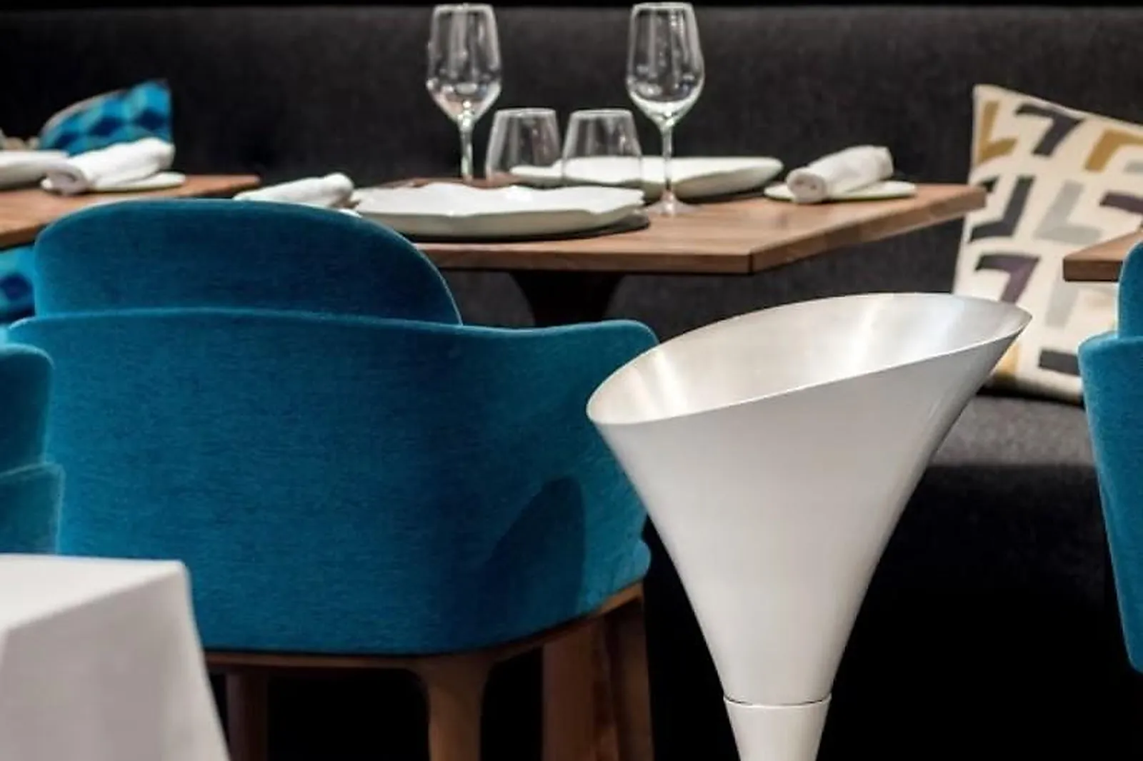 Cafés et Restaurants, RESTAURANTS - PARIS (PARIS) : RESTAURANT AUGUSTE