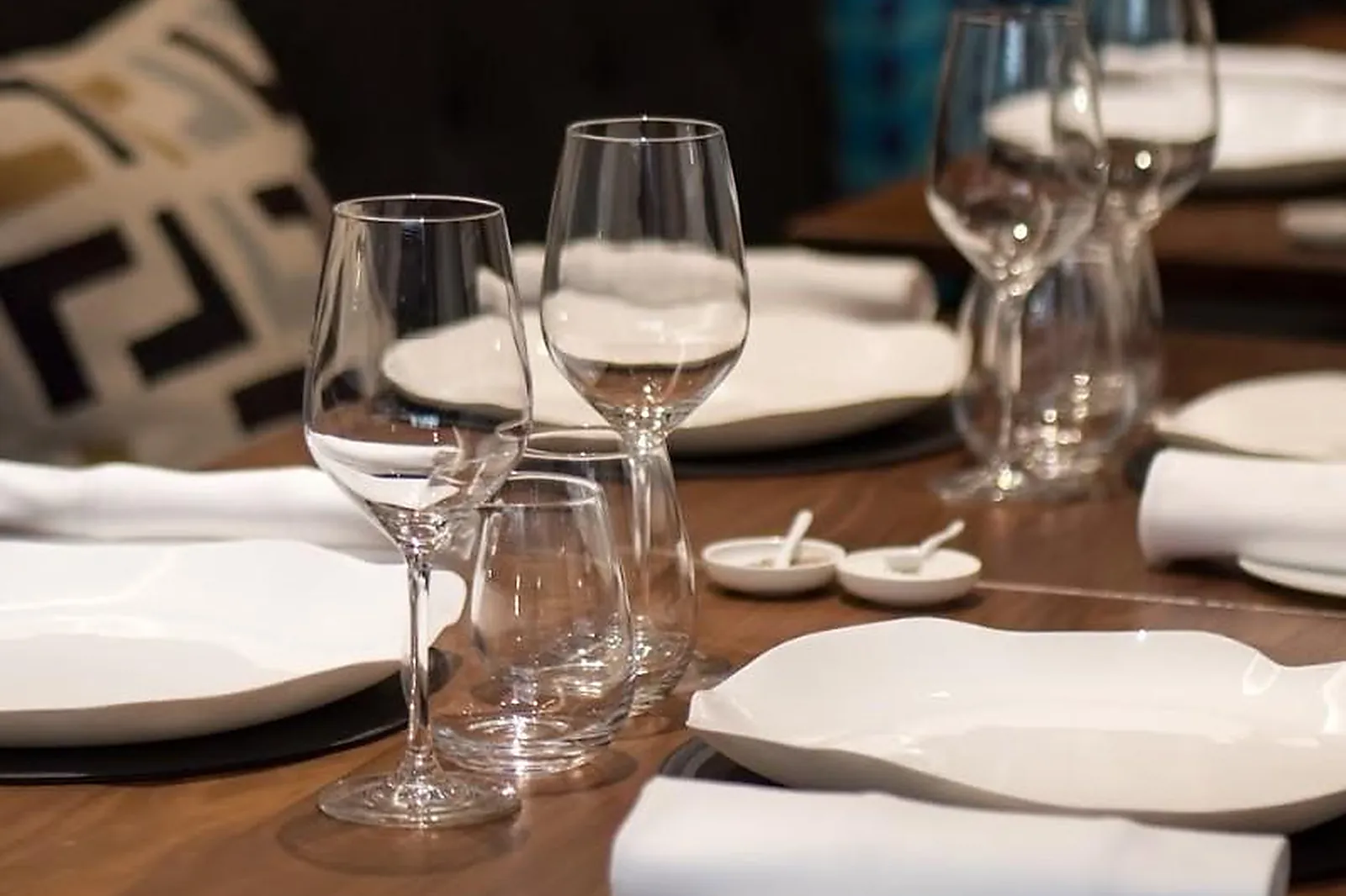 Cafés et Restaurants, RESTAURANTS - PARIS (PARIS) : RESTAURANT AUGUSTE