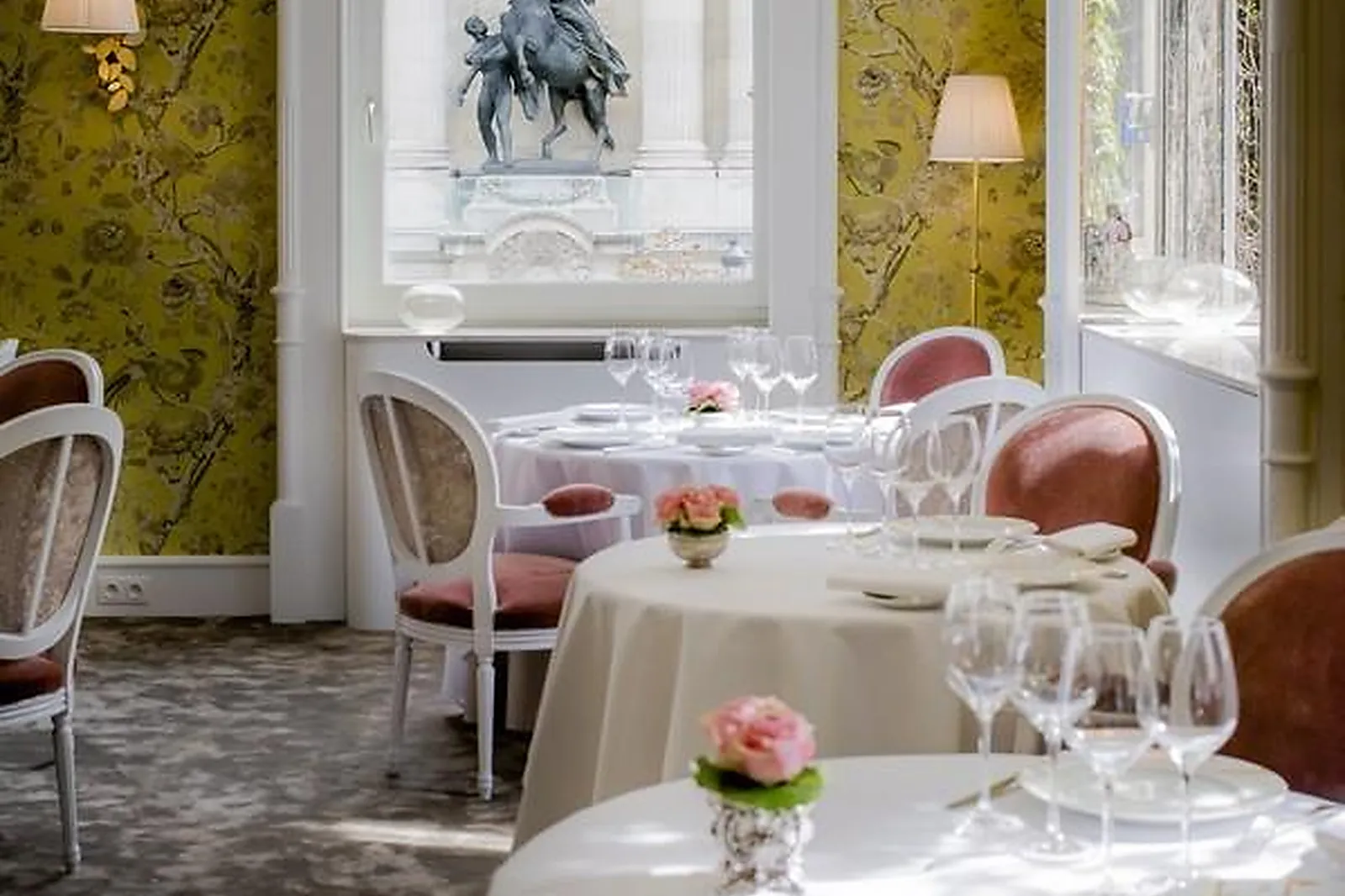 Cafés et Restaurants, RESTAURANTS - PARIS (PARIS) : RESTAURANT LASSERRE