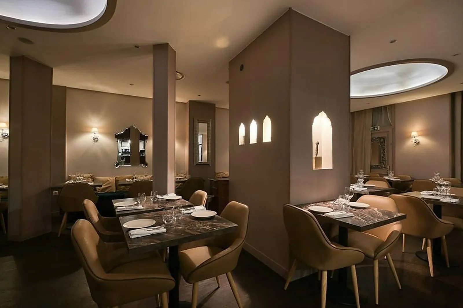 Cafés et Restaurants, RESTAURANTS - PARIS (PARIS) : SAFRANE