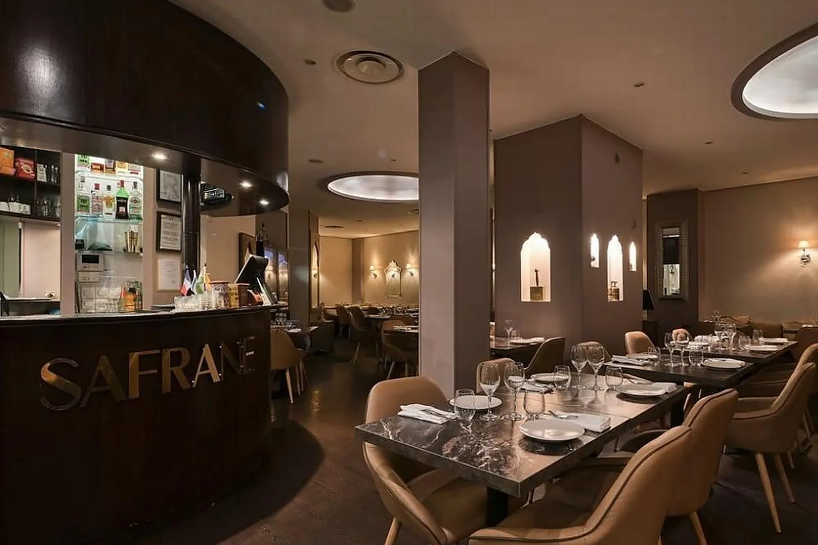 Cafés et Restaurants, RESTAURANTS - PARIS (PARIS) : SAFRANE