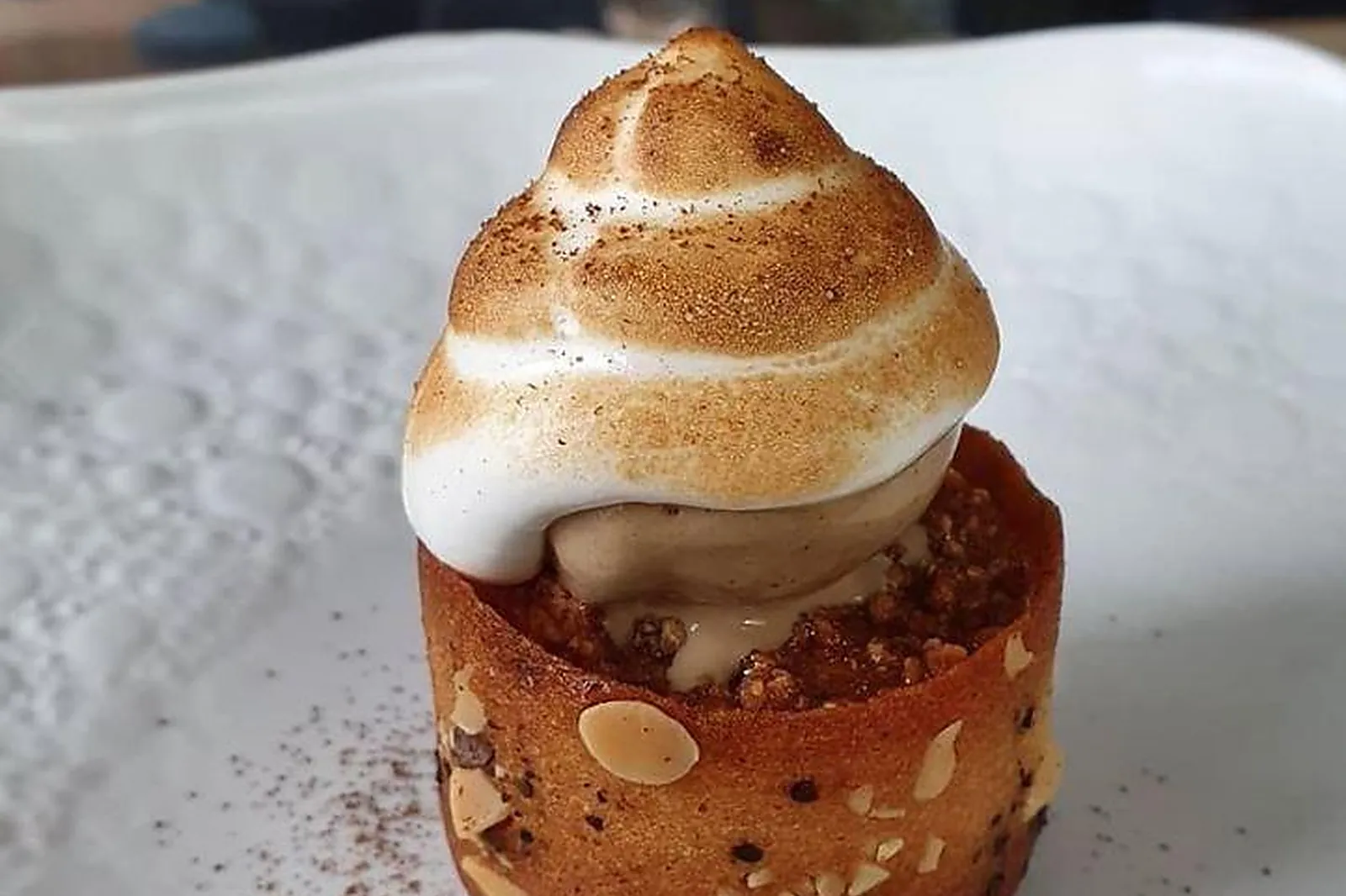 Cafés et Restaurants, RESTAURANTS - PARIS (PARIS) : SOURIRE LE RESTAURANT