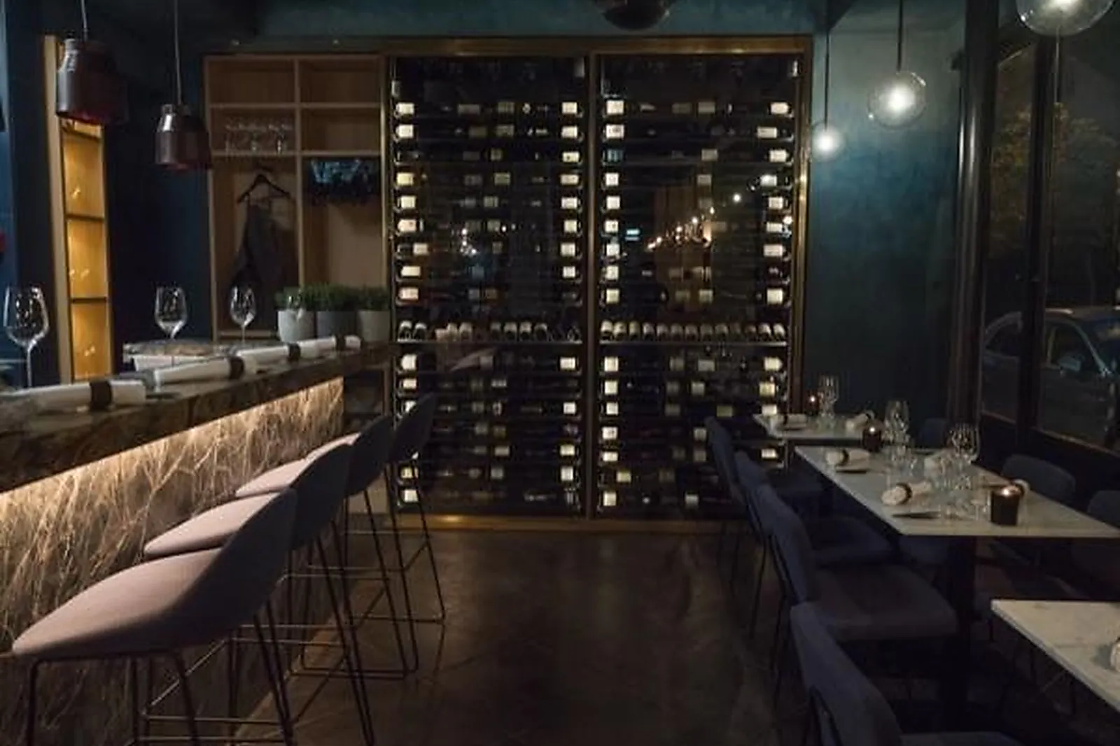 Cafés et Restaurants, RESTAURANTS - PARIS (PARIS) : SUBSTANCE