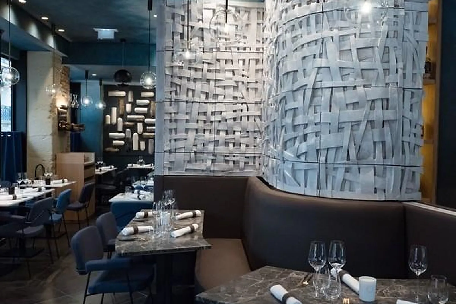 Cafés et Restaurants, RESTAURANTS - PARIS (PARIS) : SUBSTANCE