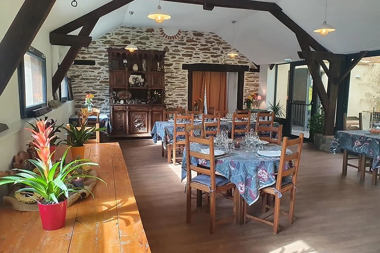 Cafés et Restaurants, RESTAURANTS - PARTHEM (AVEYRON) : RESTAURANT LE CADAVRE EXQUIS