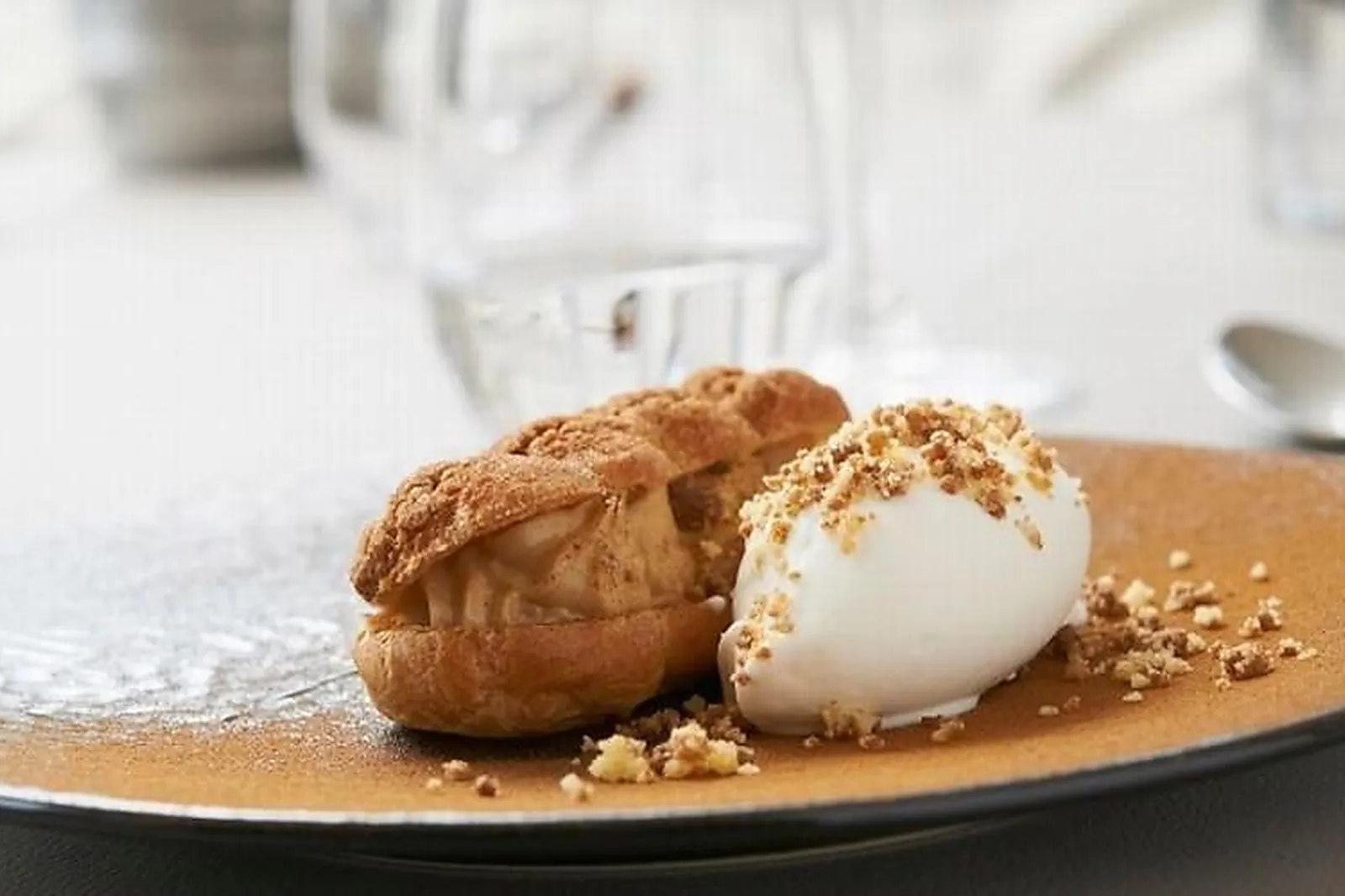 Cafés et Restaurants, RESTAURANTS - PETIT ATTICHES (NORD) : LL&RSQUO;ESSENTIEL RESTAURANT