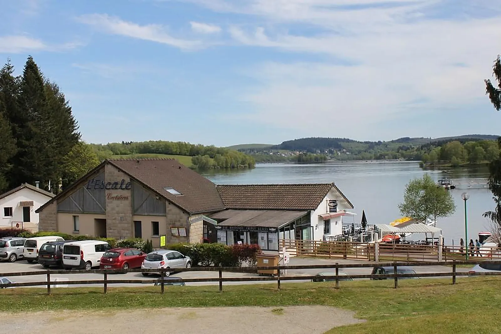 Cafés et Restaurants, RESTAURANTS - PEYRAT-LE-CHATEAU (HAUTE-VIENNE) : LL&RSQUO;ESCALE