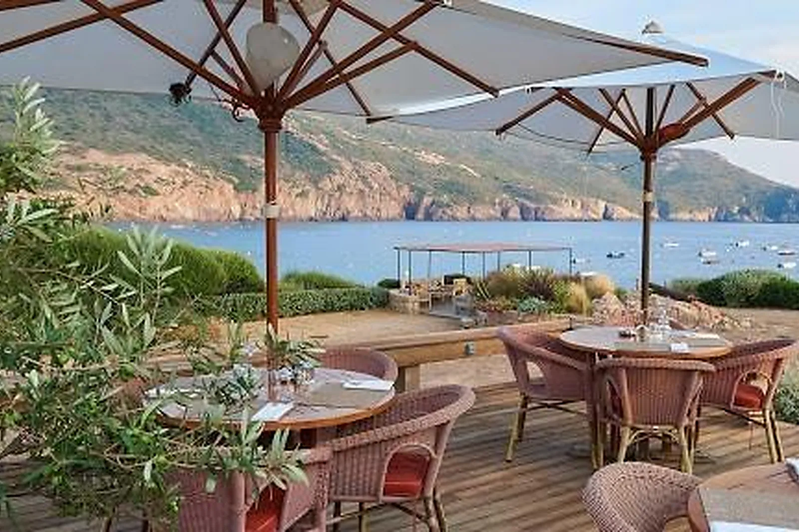 Cafés et Restaurants, RESTAURANTS - PIANA (CORSE 2A-2B) : LE CASABIANCA