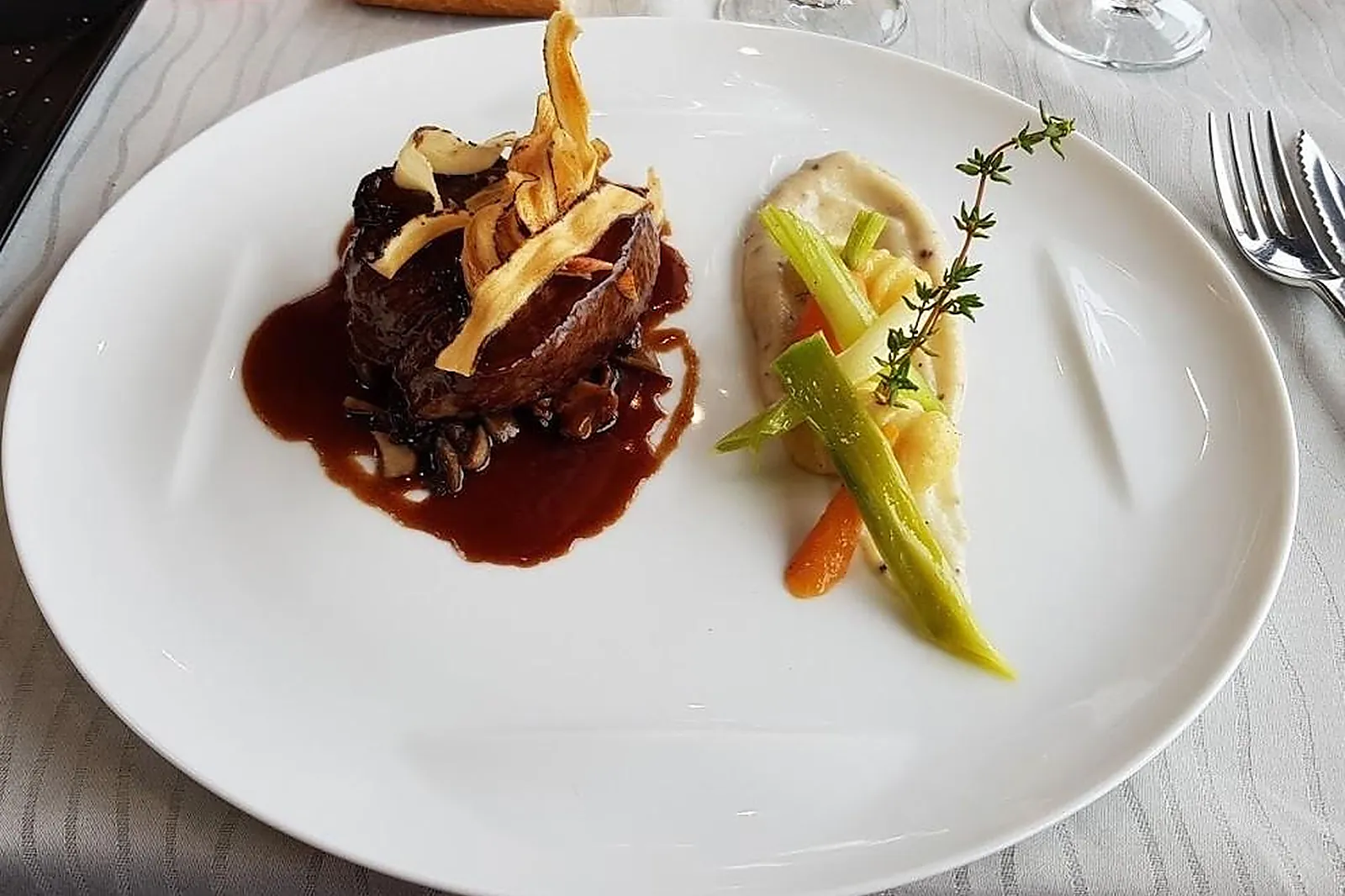 Cafés et Restaurants, RESTAURANTS - POMMIERS (RHÔNE) : LES TERRASSES DE POMMIERS