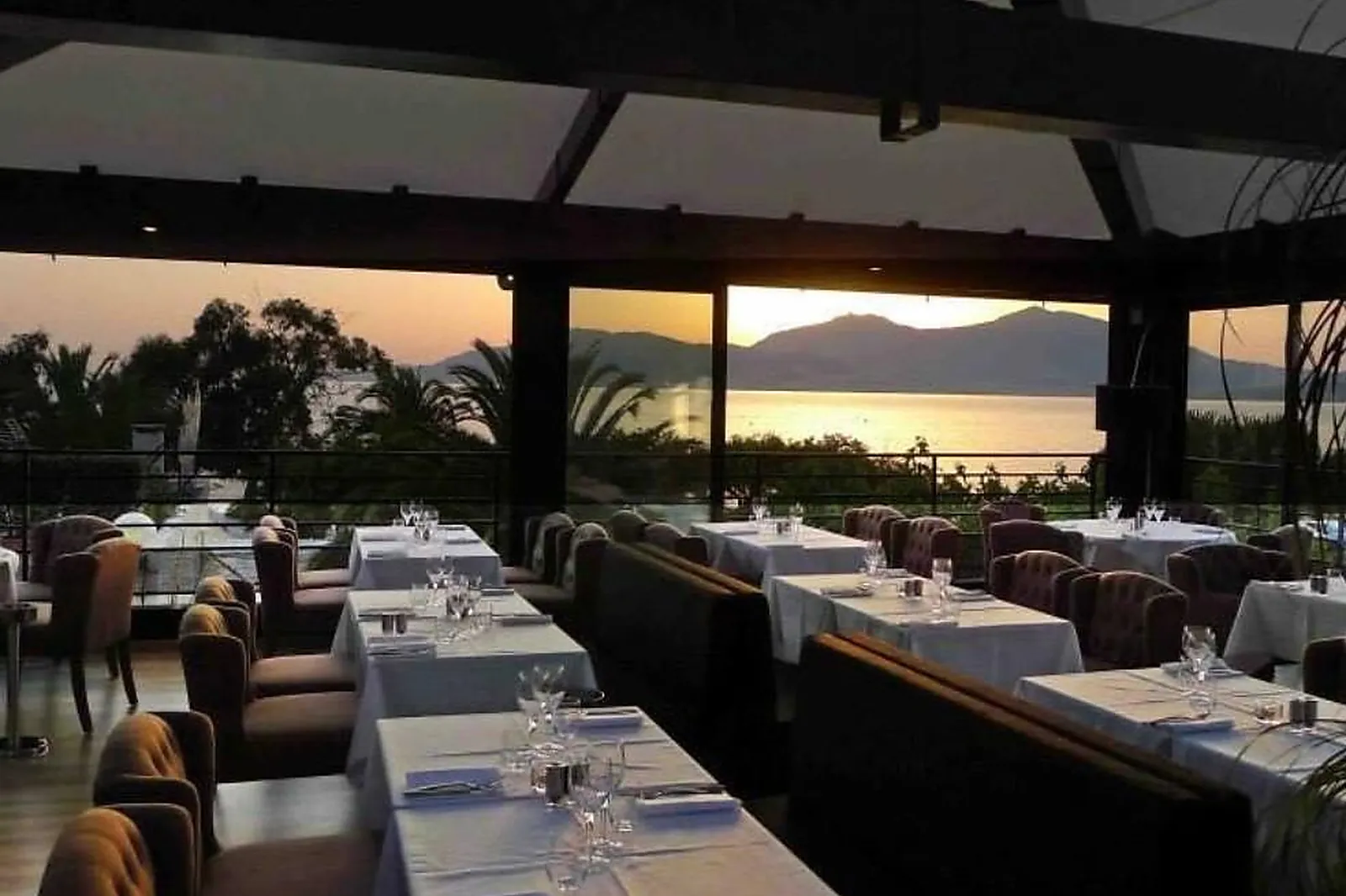 Cafés et Restaurants, RESTAURANTS - PORTICCIO (CORSE 2A-2B) : LL&RSQUO;ALTA VISTA