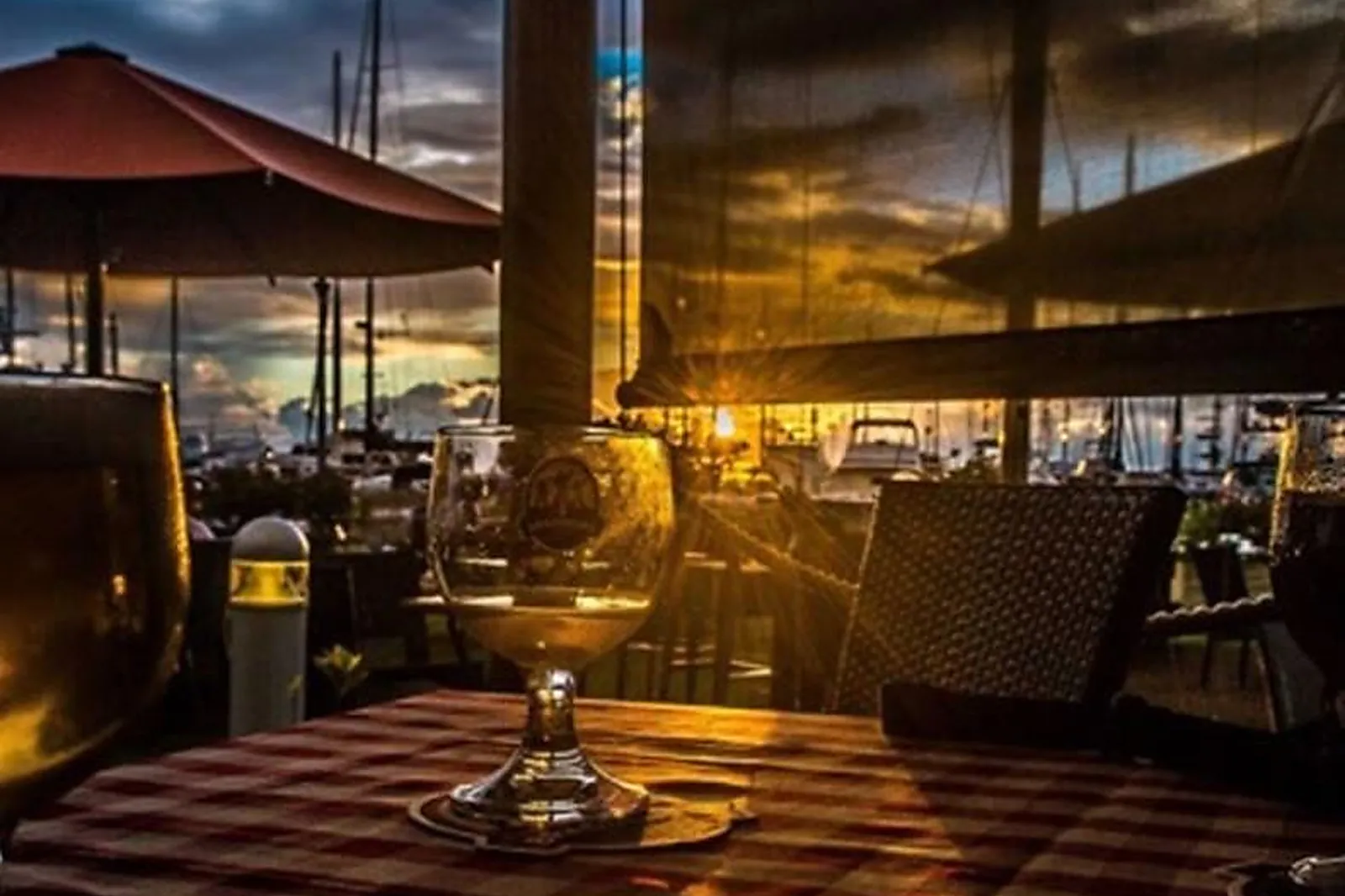 Cafés et Restaurants, RESTAURANTS - PUNAAUIA (POLYNÉSIE FRANÇAISE) : LA CASA BIANCA