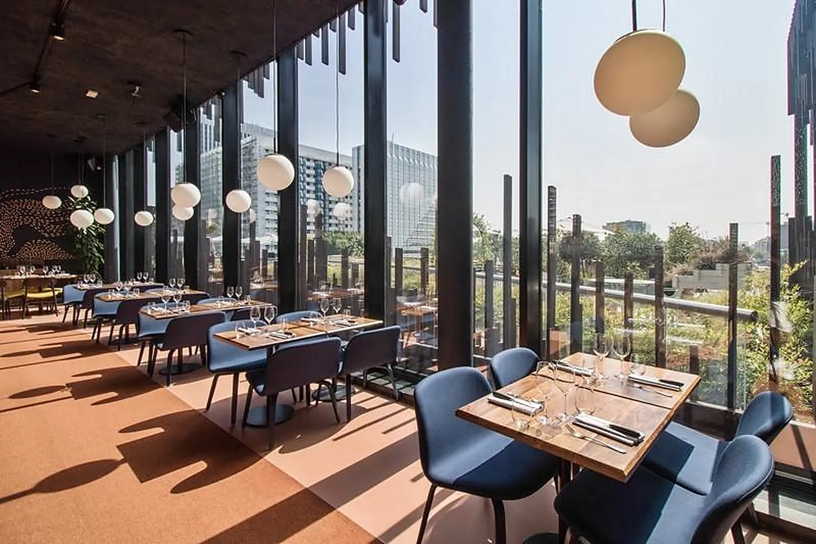 Cafés et Restaurants, RESTAURANTS - PUTEAUX (HAUTS-DE-SEINE) : RESTAURANT OXYGEN LA DÉFENSE