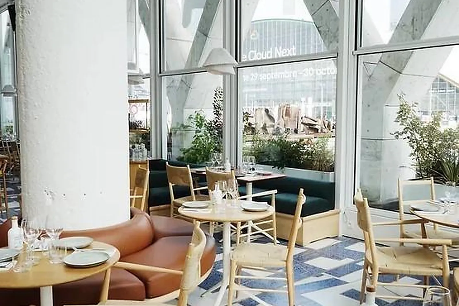 Cafés et Restaurants, RESTAURANTS - PUTEAUX (HAUTS-DE-SEINE) : YAYA LA DÉFENSE