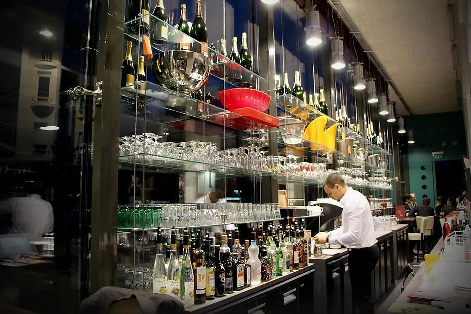 Cafés et Restaurants, RESTAURANTS - REIMS (MARNE) : BOUILLON DES HALLES