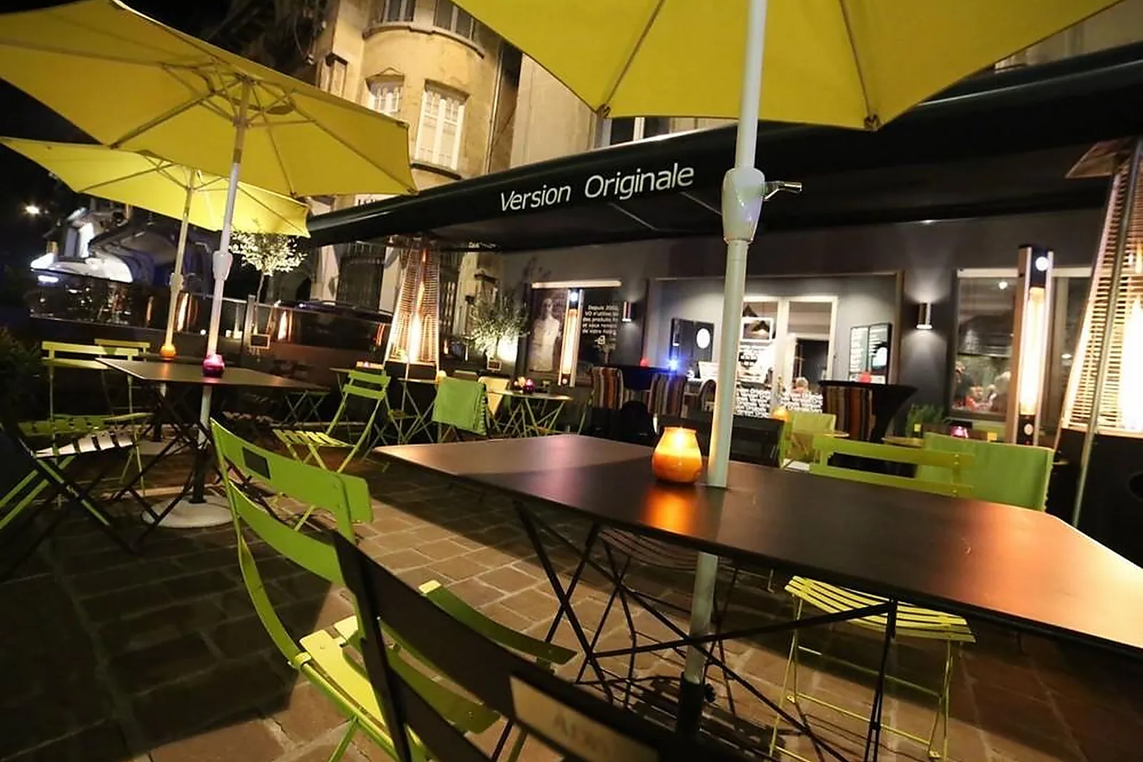 Cafés et Restaurants, RESTAURANTS - REIMS (MARNE) : VERSION ORIGINALE