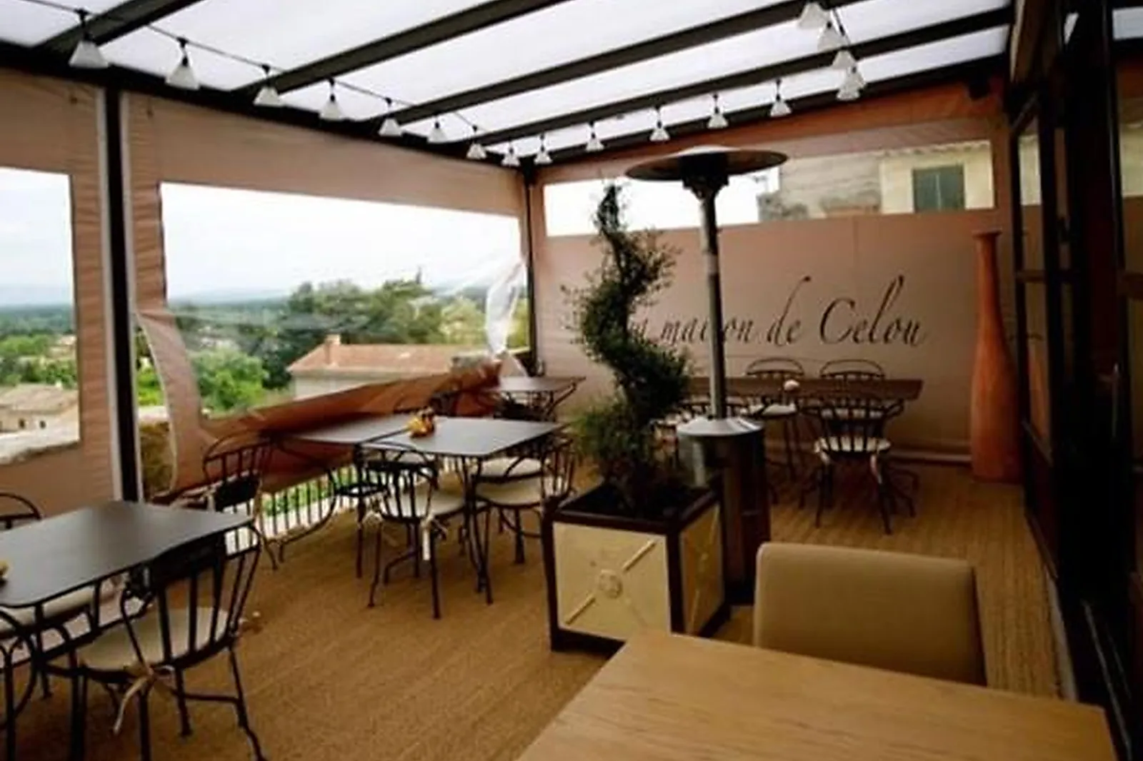 Cafés et Restaurants, RESTAURANTS - ROUBAIX (NORD) : LA MAISON DE CELOU