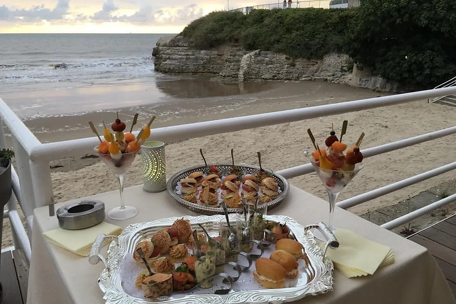 Cafés et Restaurants, RESTAURANTS - ROYAN (CHARENTE-MARITIME) : LE CHAY