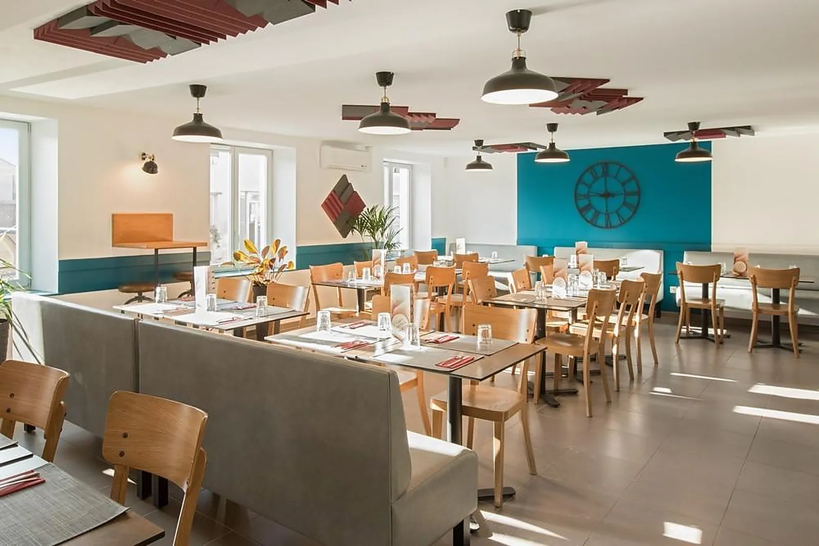 Cafés et Restaurants, RESTAURANTS - SAINT-AUBIN (JURA) : CHEZ JUPL&RSQUO;S