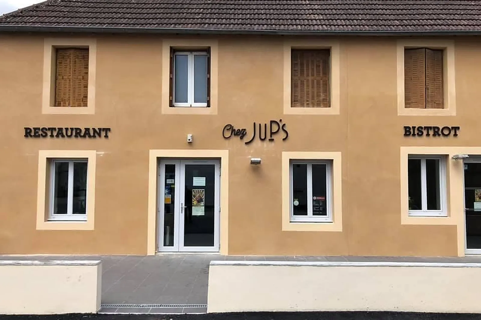 Cafés et Restaurants, RESTAURANTS - SAINT-AUBIN (JURA) : CHEZ JUPL&RSQUO;S