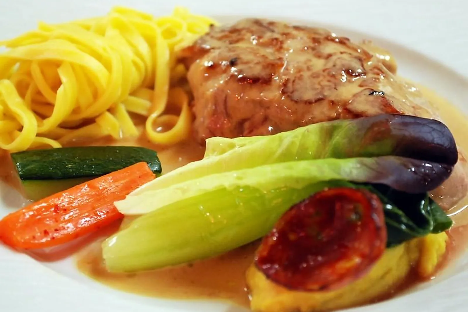 Cafés et Restaurants, RESTAURANTS - SAINT-AVERTIN (INDRE-ET-LOIRE) : LE CLAPOTIS