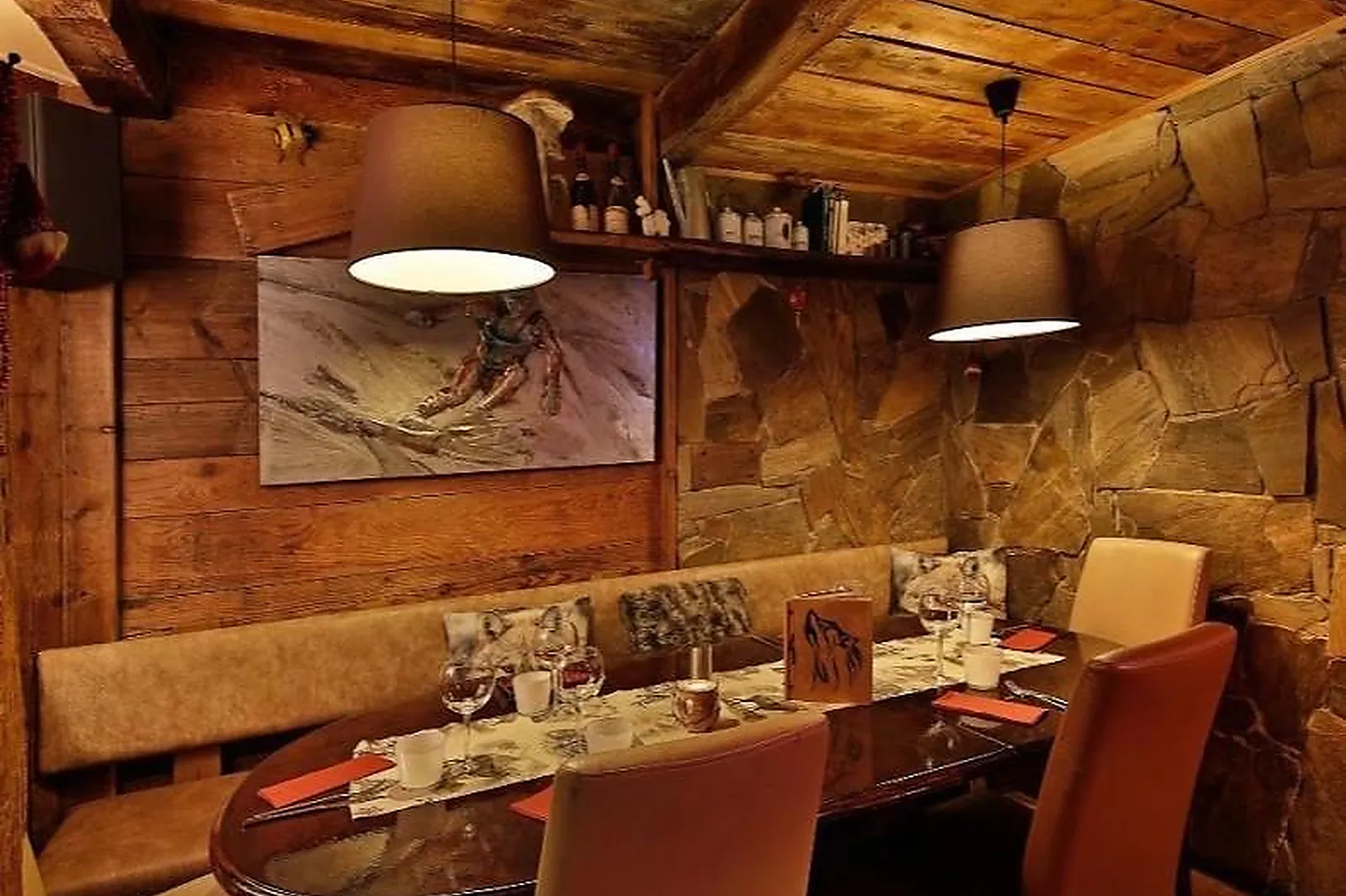Cafés et Restaurants, RESTAURANTS - SAINT-CHAFFREY (HAUTES-ALPES) : RESTAURANT LE LOUP BLANC